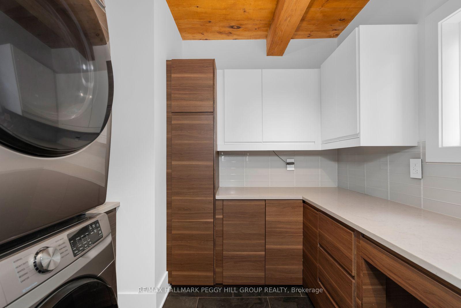 Photo 7 of 11 Crestwood Drive, Barrie, North Shore — HOMEH