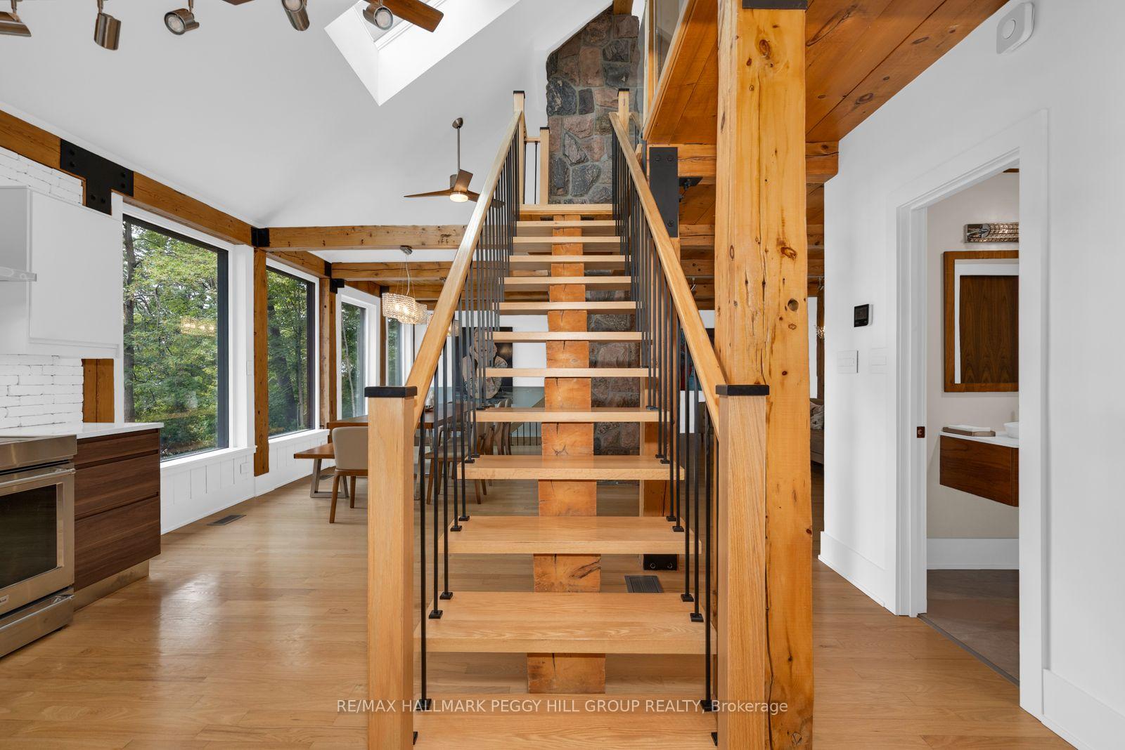 Photo 9 of 11 Crestwood Drive, Barrie, North Shore — HOMEH