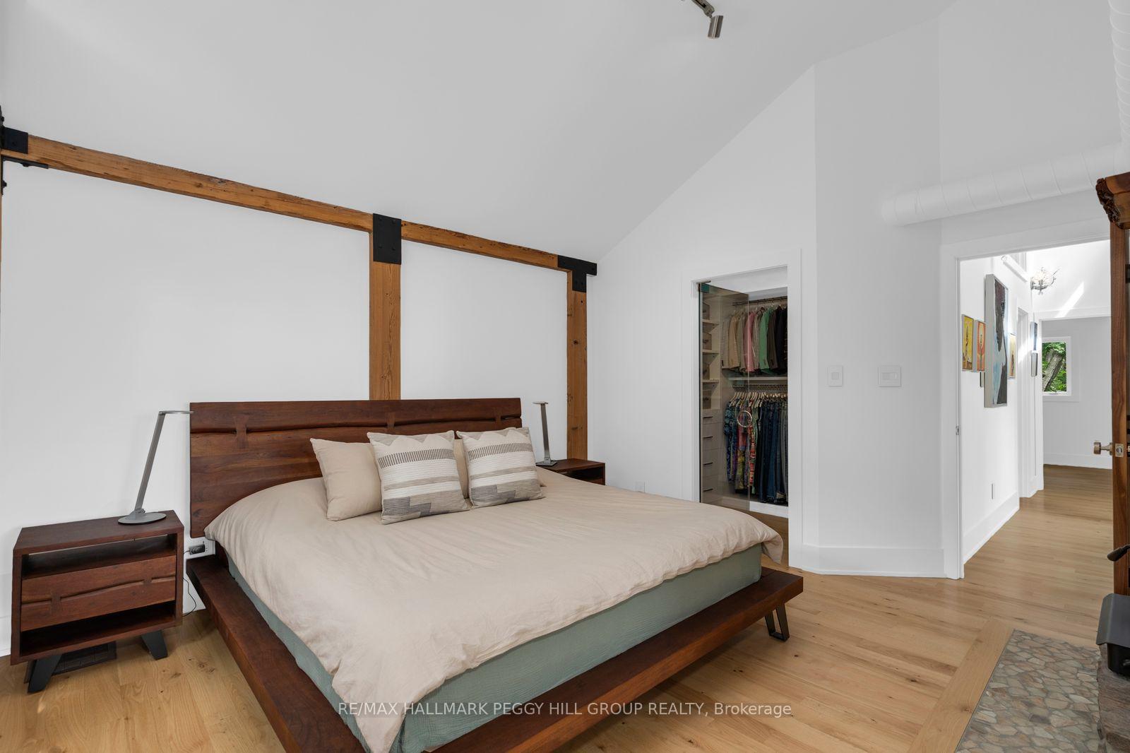 Photo 10 of 11 Crestwood Drive, Barrie, North Shore — HOMEH