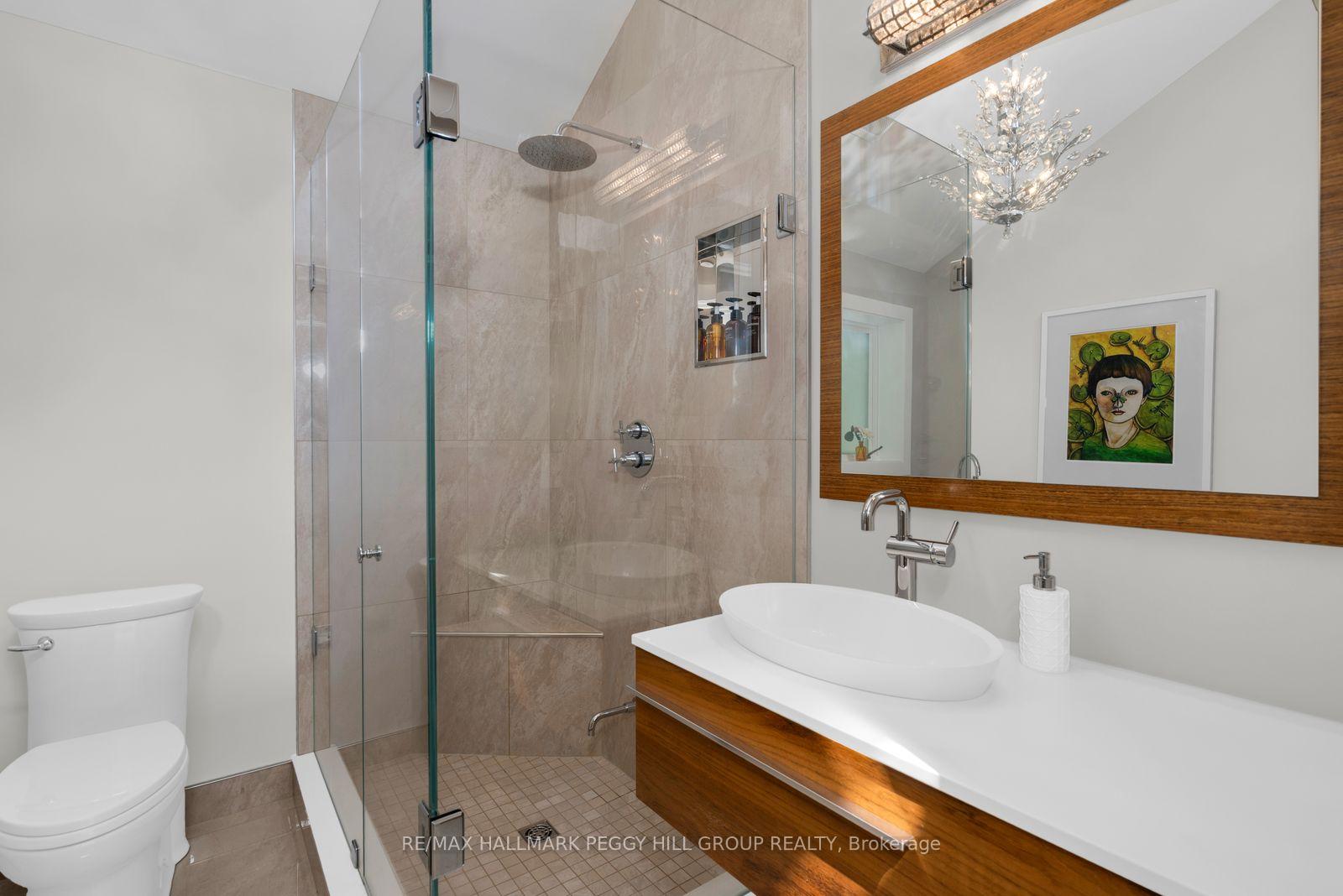 Photo 14 of 11 Crestwood Drive, Barrie, North Shore — HOMEH