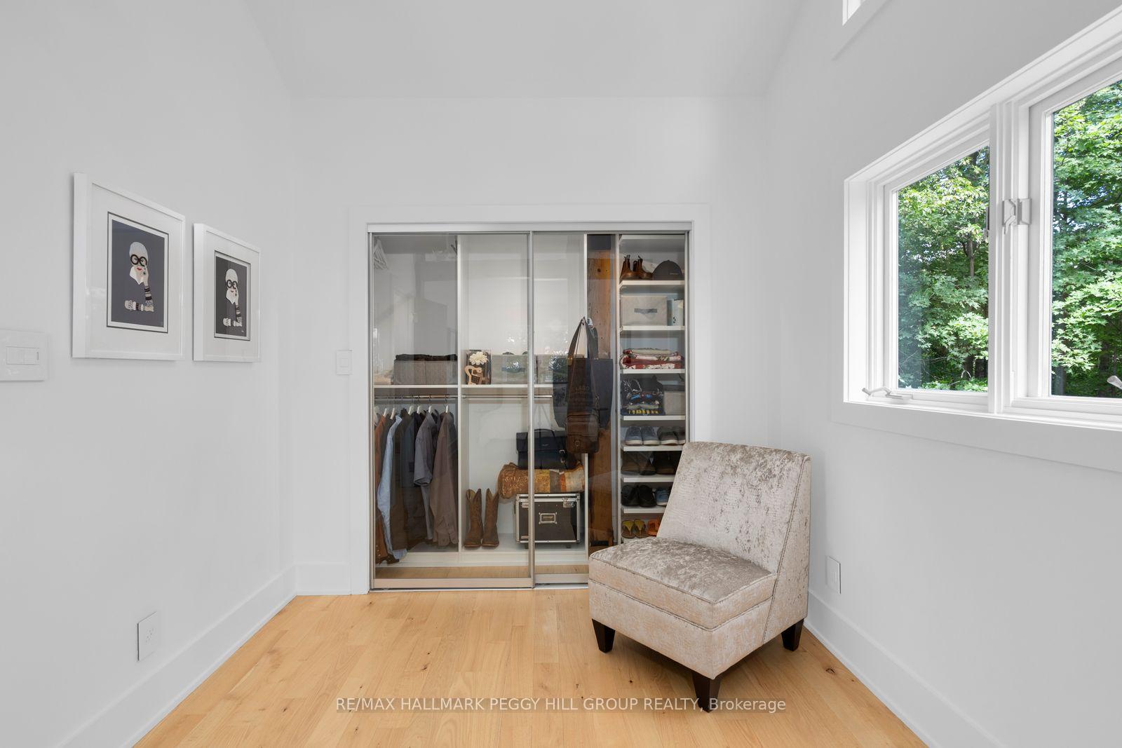 Photo 16 of 11 Crestwood Drive, Barrie, North Shore — HOMEH