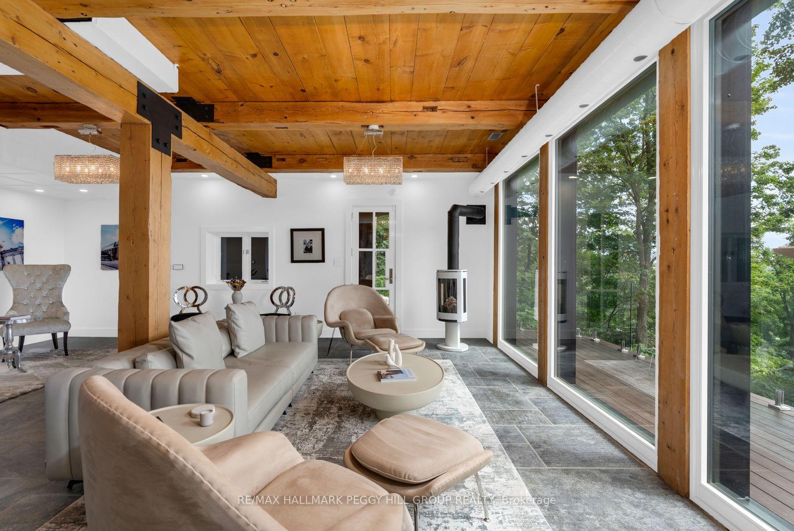 Photo 18 of 11 Crestwood Drive, Barrie, North Shore — HOMEH