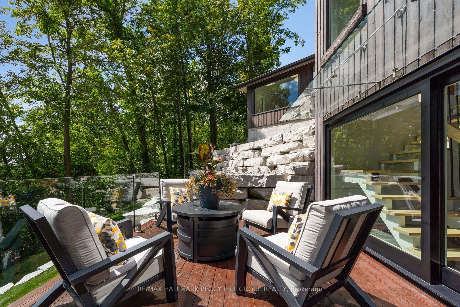 Photo 26 of 11 Crestwood Drive, Barrie, North Shore — HOMEH