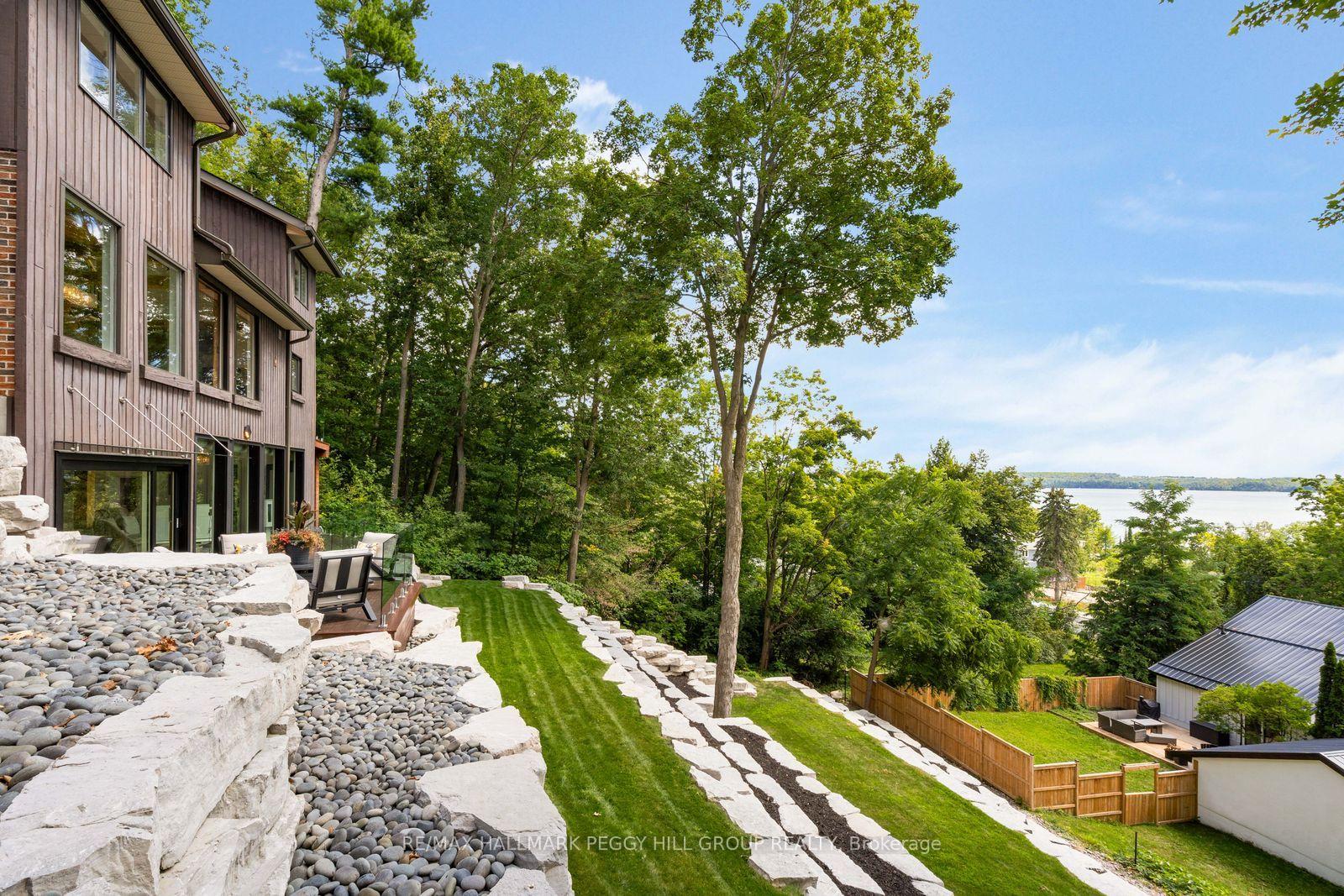 Photo 29 of 11 Crestwood Drive, Barrie, North Shore — HOMEH
