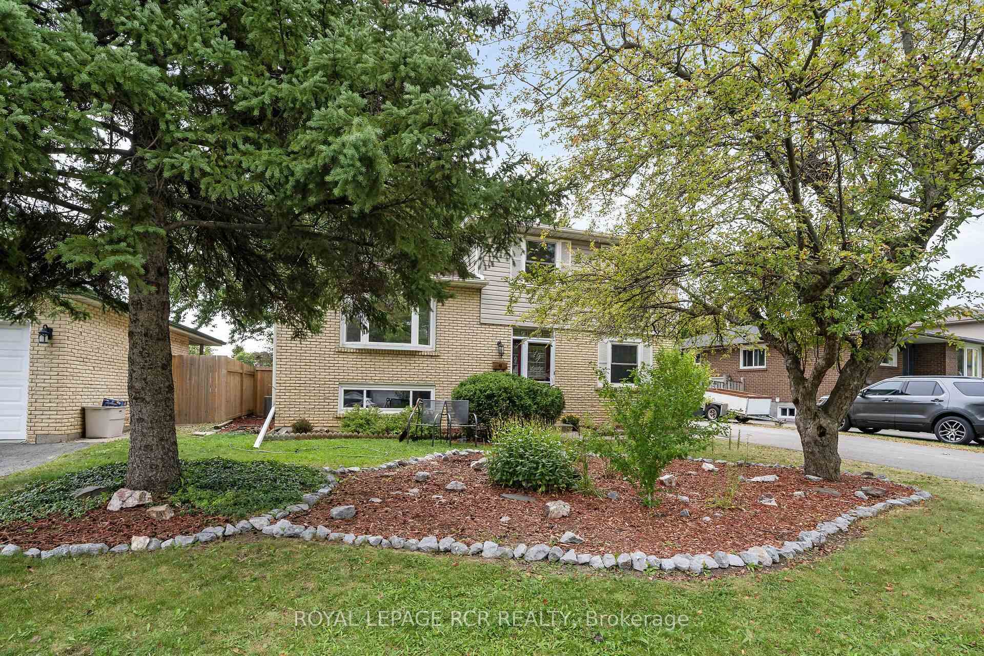 Photo 3 of 48 Esplanade Road, Brampton, Southgate — HOMEH
