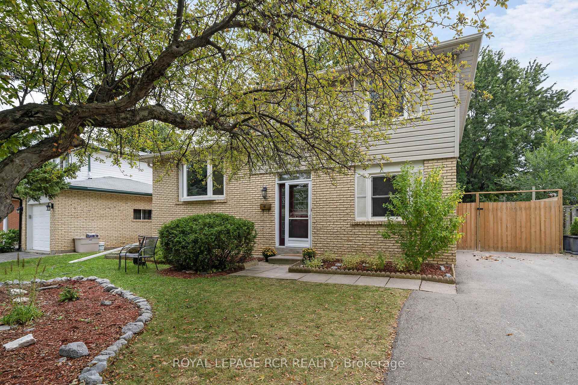 Photo 4 of 48 Esplanade Road, Brampton, Southgate — HOMEH