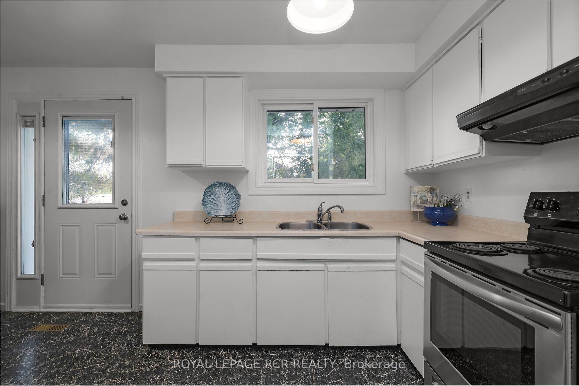 Photo 18 of 48 Esplanade Road, Brampton, Southgate — HOMEH