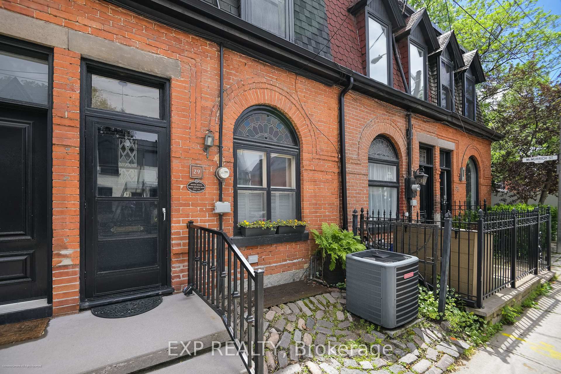 Photo 3 of 29 Belmont Street, Toronto, The Annex — HOMEH