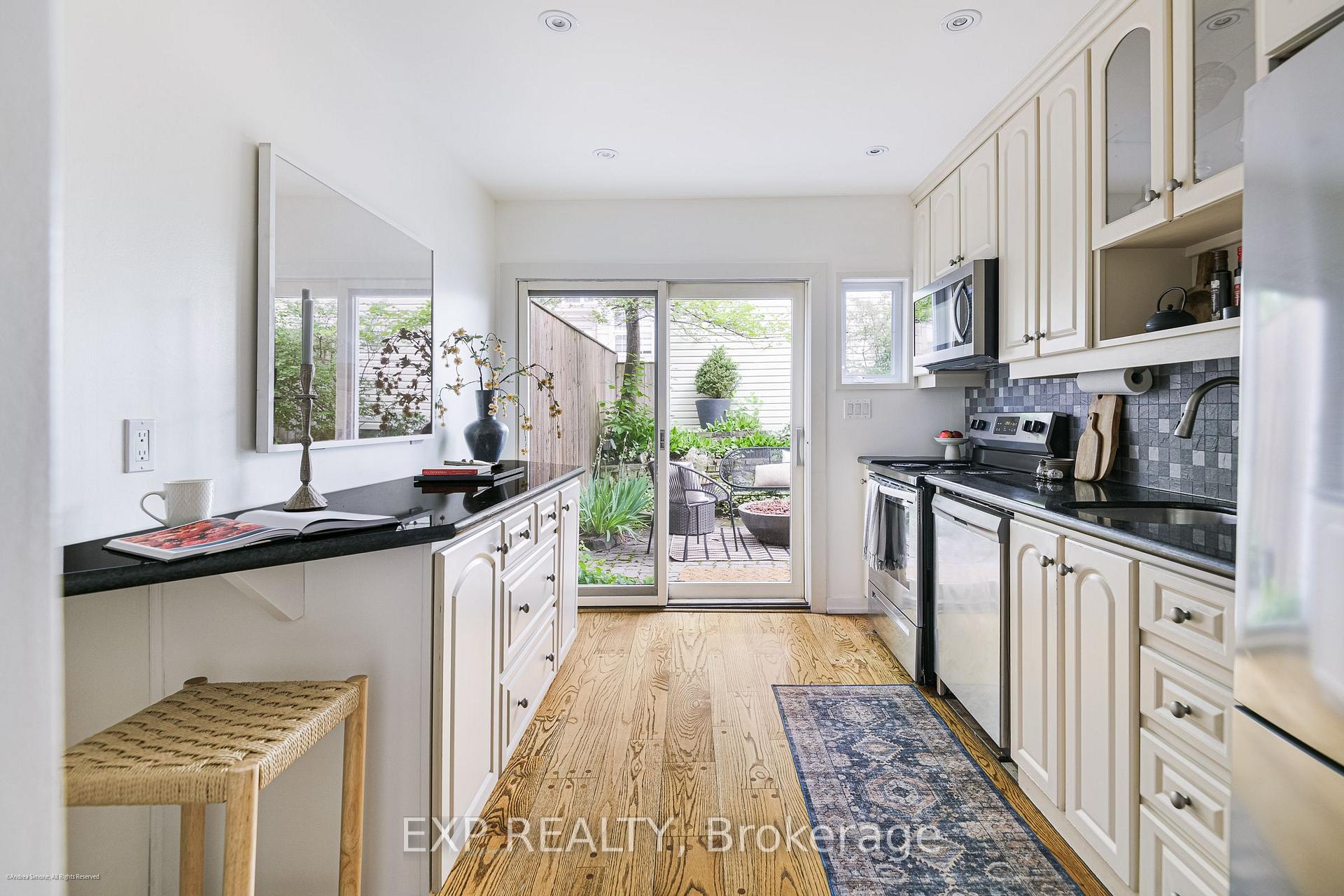 Photo 16 of 29 Belmont Street, Toronto, The Annex — HOMEH
