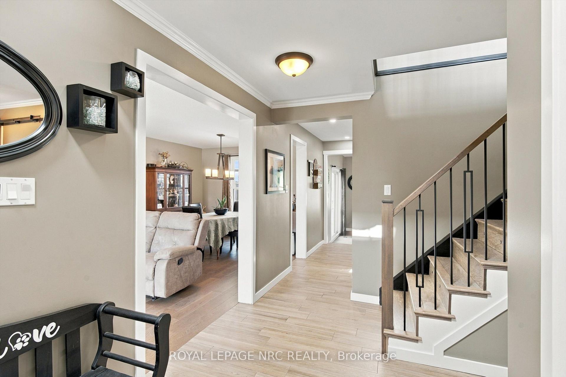 Photo 4 of 158 Confederation Avenue, Thorold, Confederation Heights — HOMEH