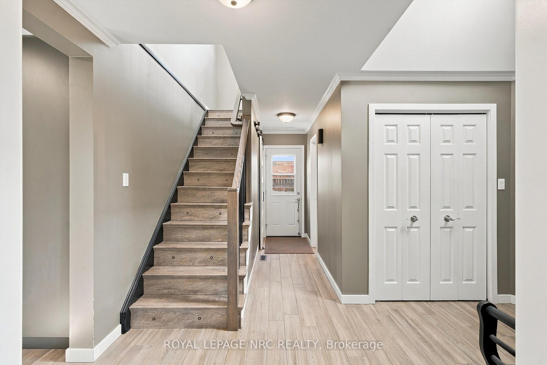 Photo 5 of 158 Confederation Avenue, Thorold, Confederation Heights — HOMEH