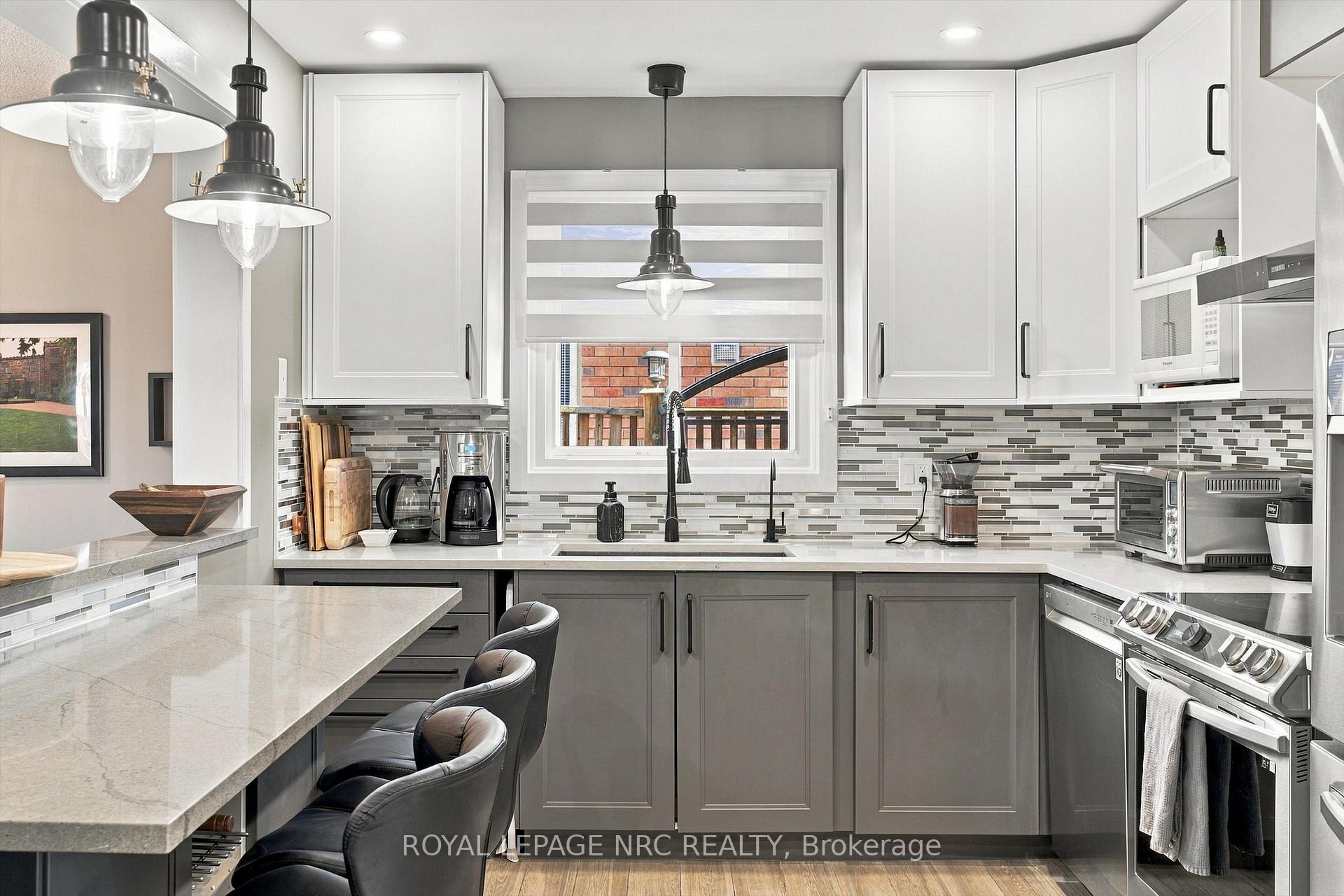 Photo 8 of 158 Confederation Avenue, Thorold, Confederation Heights — HOMEH