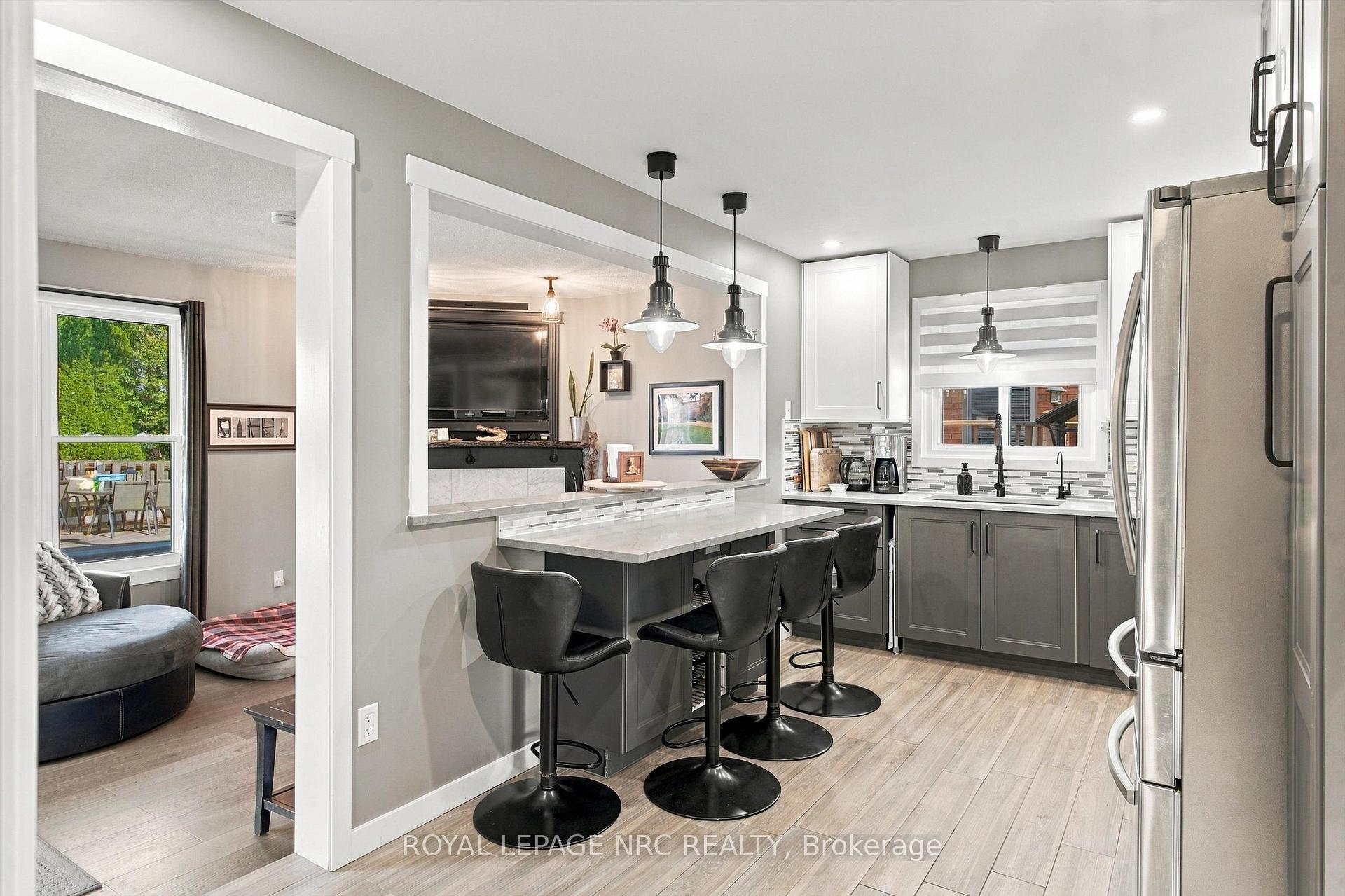 Photo 9 of 158 Confederation Avenue, Thorold, Confederation Heights — HOMEH