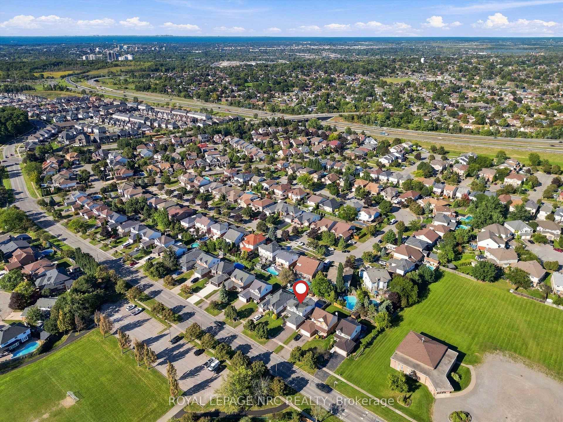 Photo 43 of 158 Confederation Avenue, Thorold, Confederation Heights — HOMEH