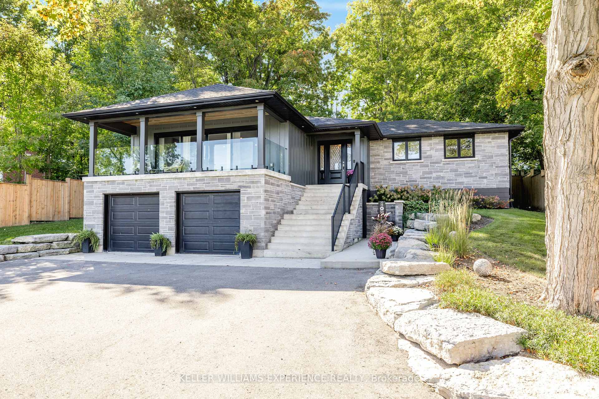 Photo 1 of 41 Little Lake Drive, Barrie, Little Lake — HOMEH