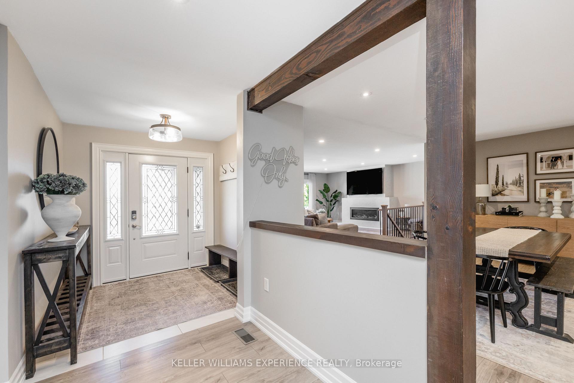 Photo 5 of 41 Little Lake Drive, Barrie, Little Lake — HOMEH