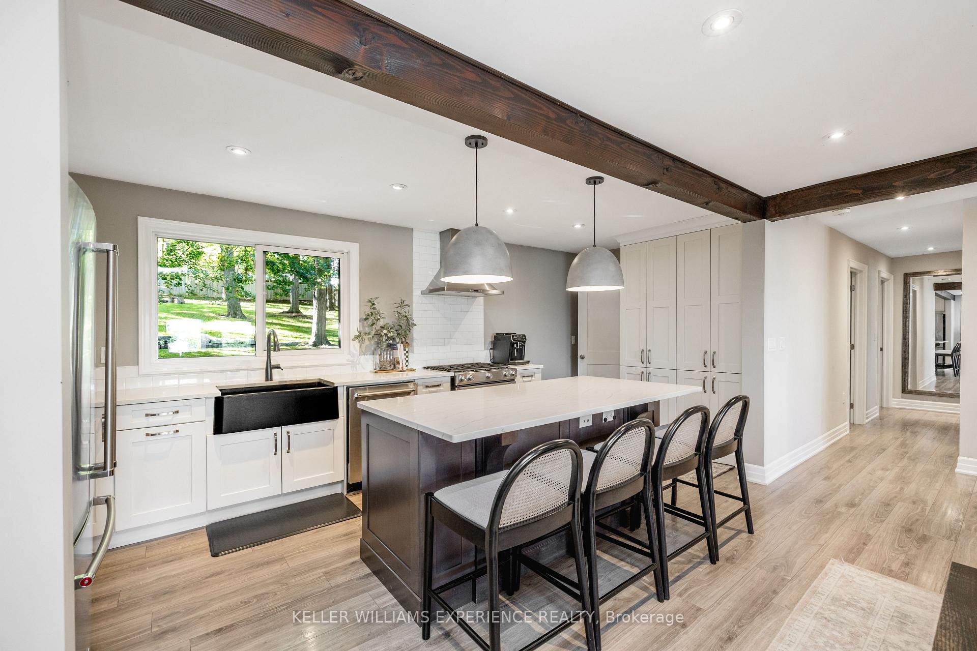 Photo 8 of 41 Little Lake Drive, Barrie, Little Lake — HOMEH
