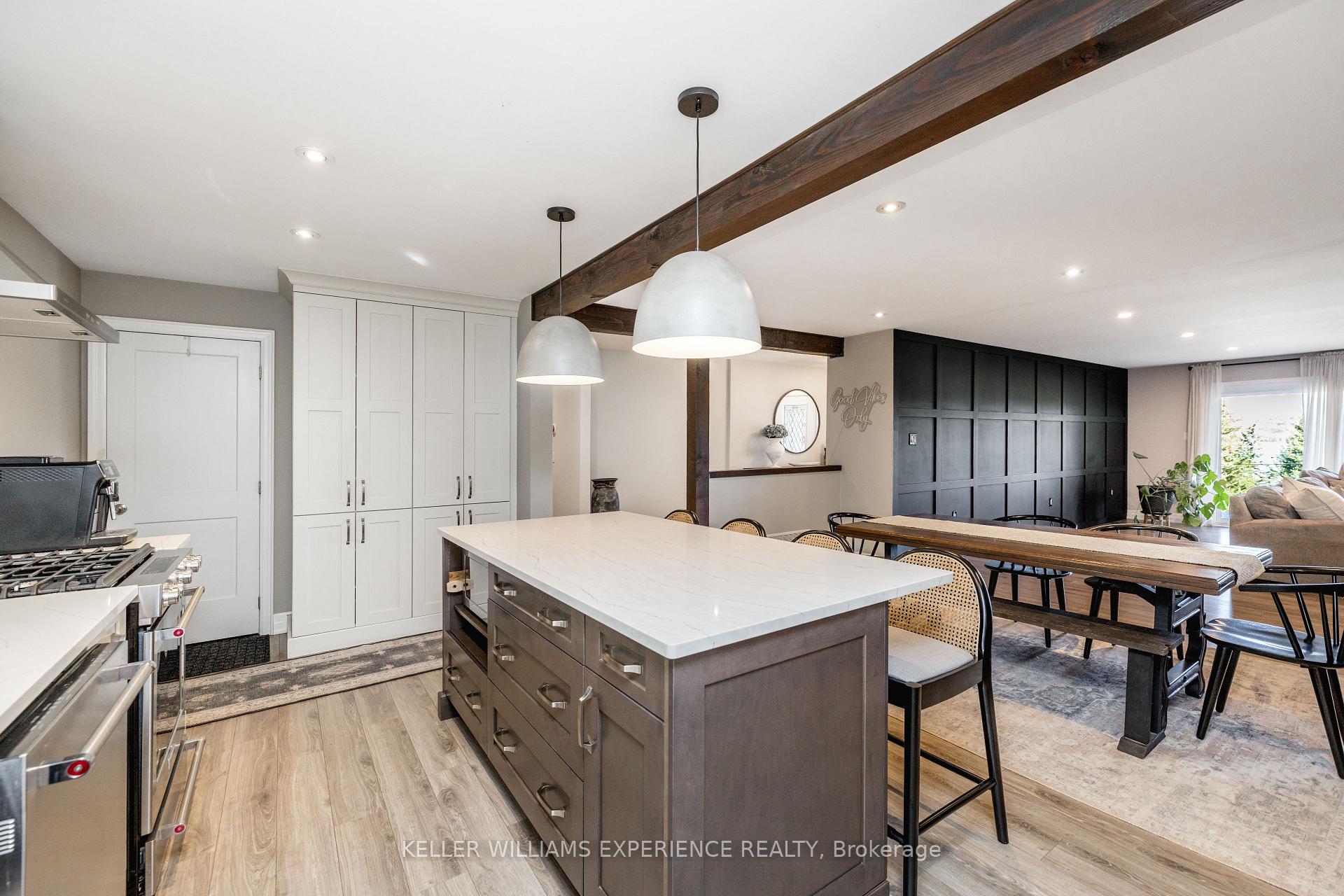 Photo 10 of 41 Little Lake Drive, Barrie, Little Lake — HOMEH