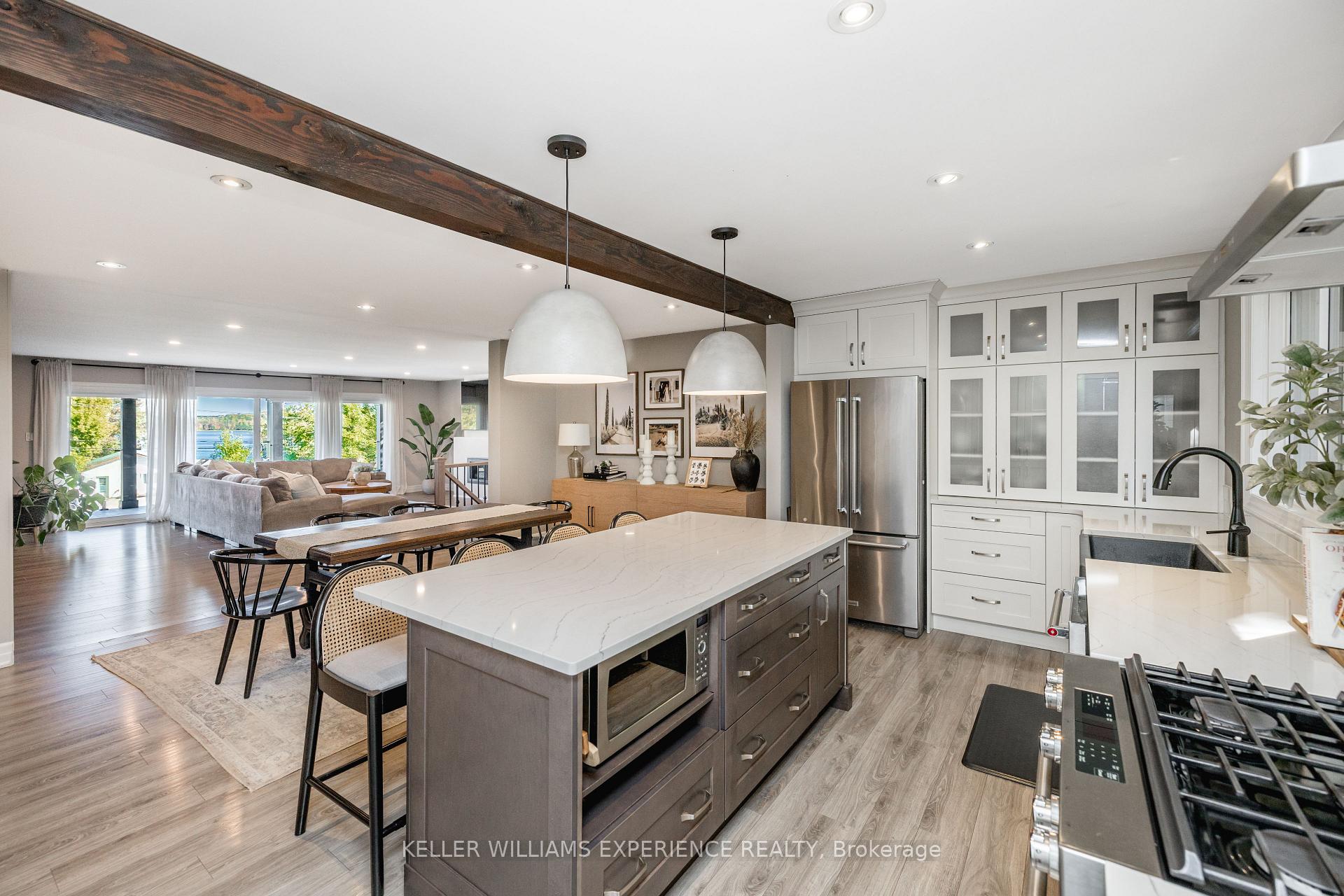 Photo 11 of 41 Little Lake Drive, Barrie, Little Lake — HOMEH