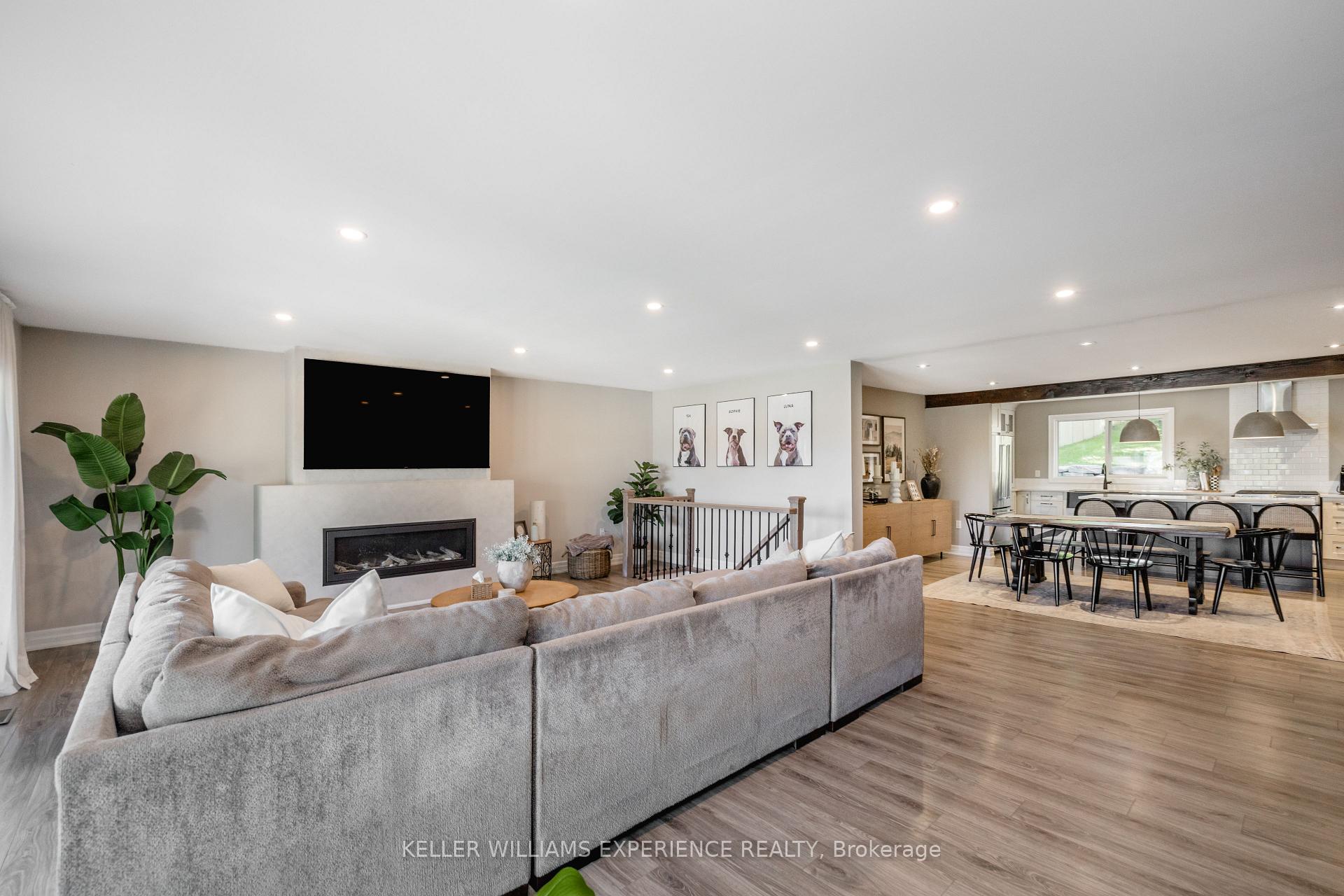 Photo 17 of 41 Little Lake Drive, Barrie, Little Lake — HOMEH