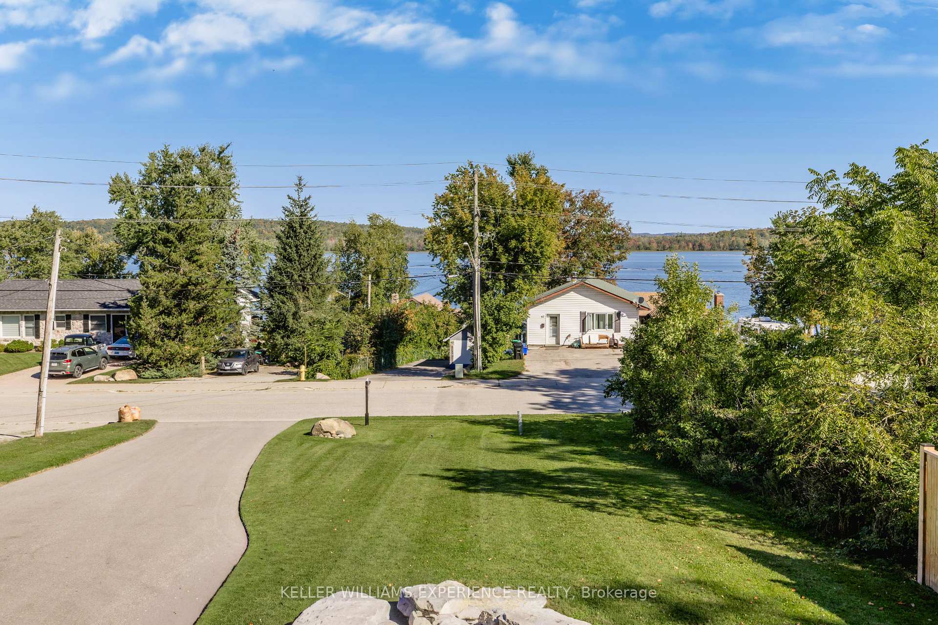 Photo 24 of 41 Little Lake Drive, Barrie, Little Lake — HOMEH