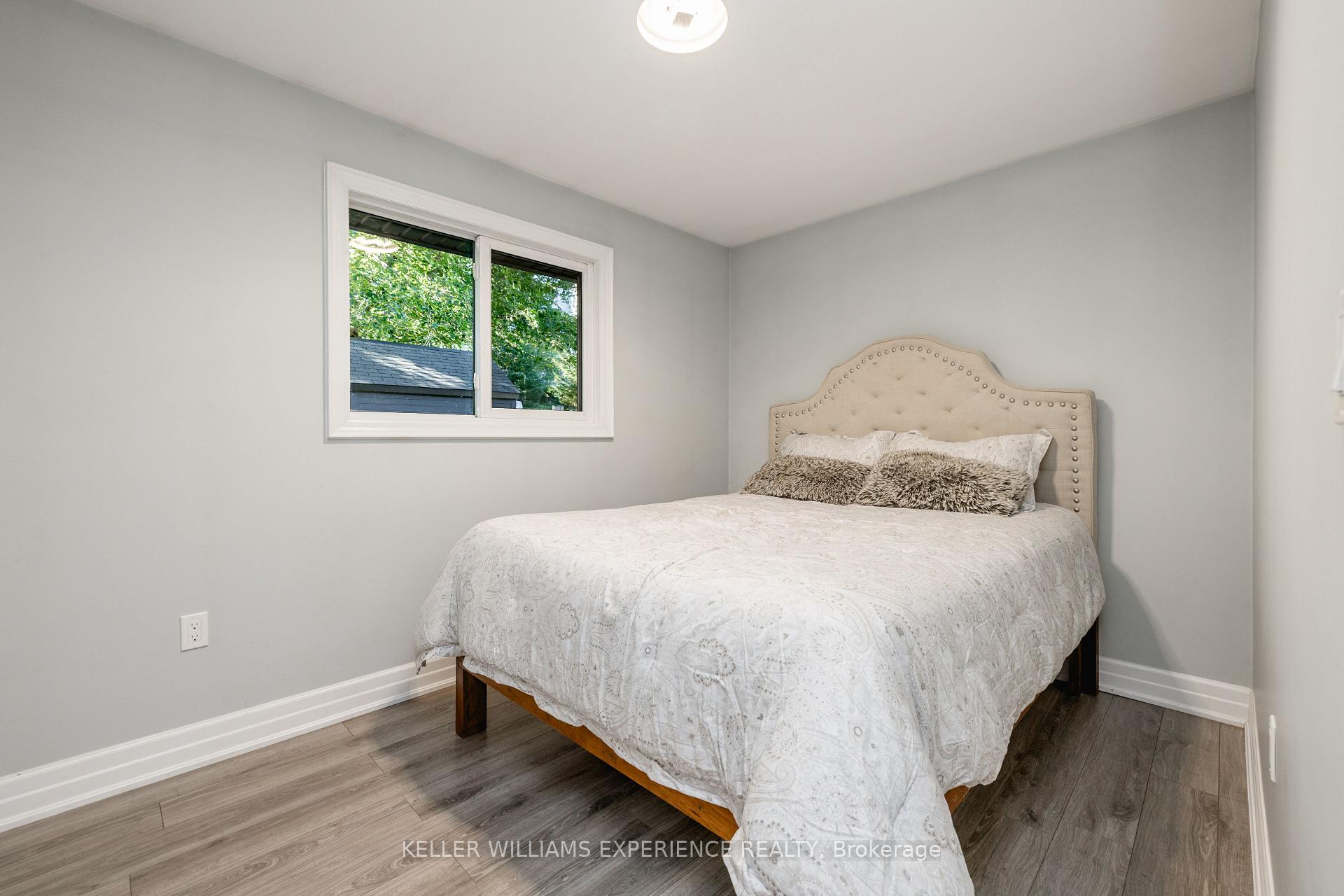 Photo 30 of 41 Little Lake Drive, Barrie, Little Lake — HOMEH