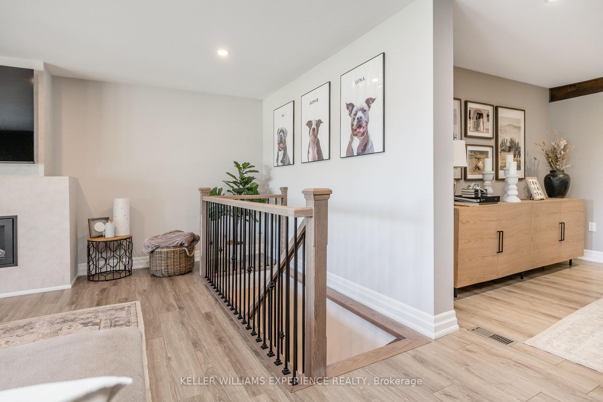 Photo 32 of 41 Little Lake Drive, Barrie, Little Lake — HOMEH
