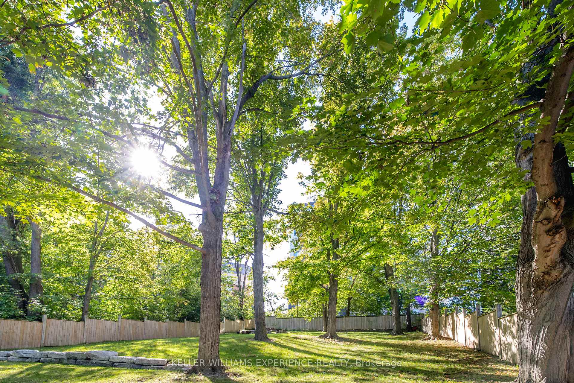 Photo 45 of 41 Little Lake Drive, Barrie, Little Lake — HOMEH