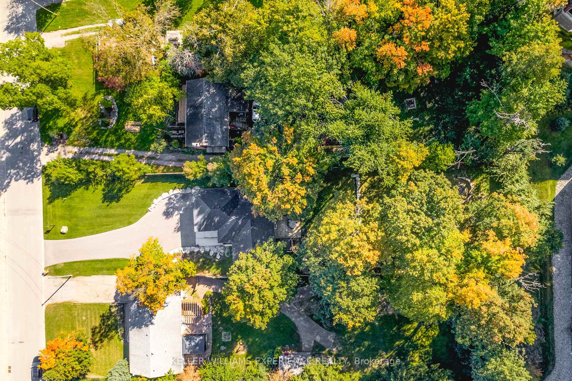Photo 48 of 41 Little Lake Drive, Barrie, Little Lake — HOMEH