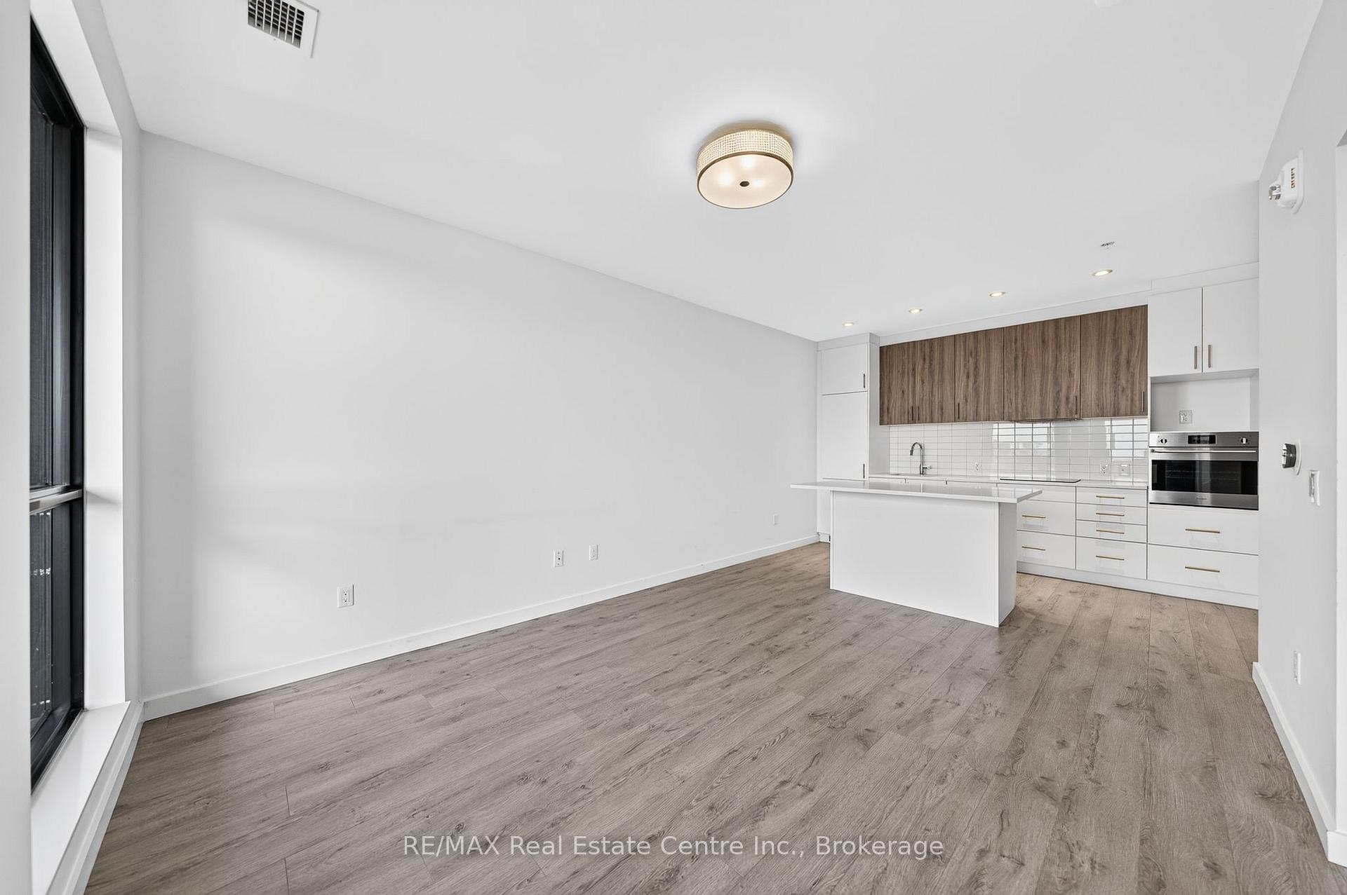 Photo 3 of Unit 1607, 181 King Street S, Waterloo, Uptown West — HOMEH