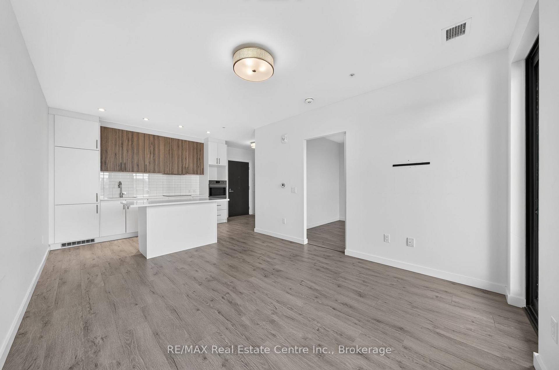 Photo 5 of Unit 1607, 181 King Street S, Waterloo, Uptown West — HOMEH
