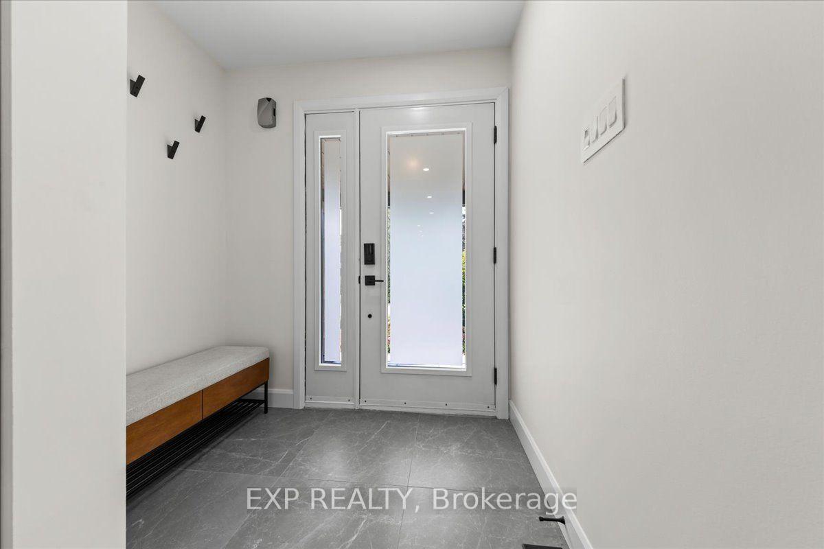 Photo 3 of 5466 Edgewater Drive, Ottawa, Manotick East to Manotick Station — HOMEH