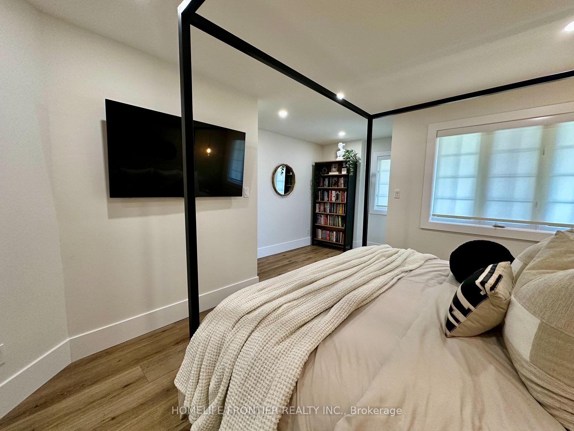 Photo 15 of 62 Russell Barton Lane, Uxbridge — HOMEH