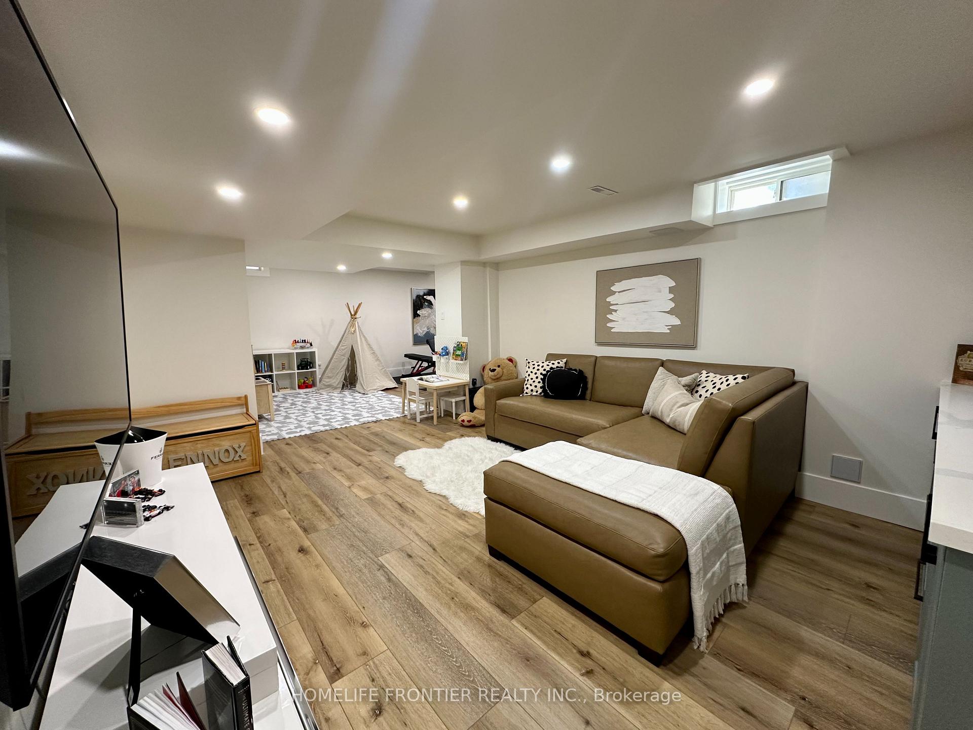 Photo 25 of 62 Russell Barton Lane, Uxbridge — HOMEH