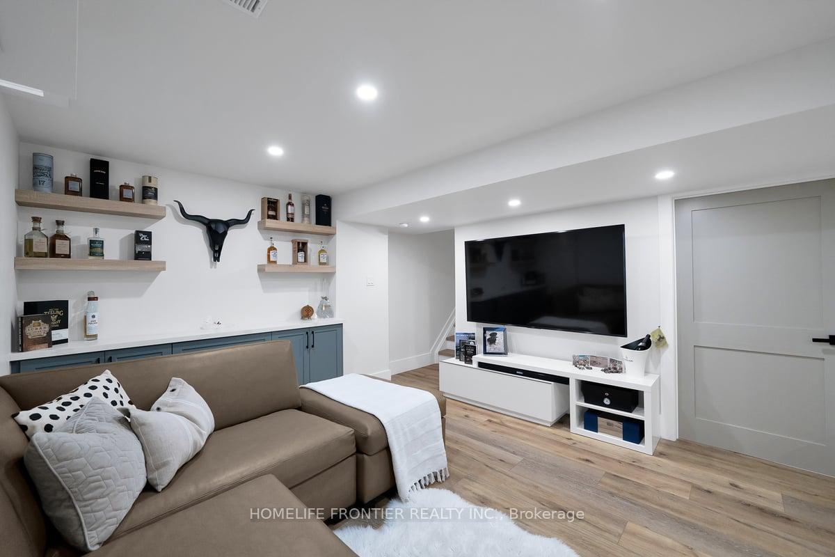 Photo 26 of 62 Russell Barton Lane, Uxbridge — HOMEH