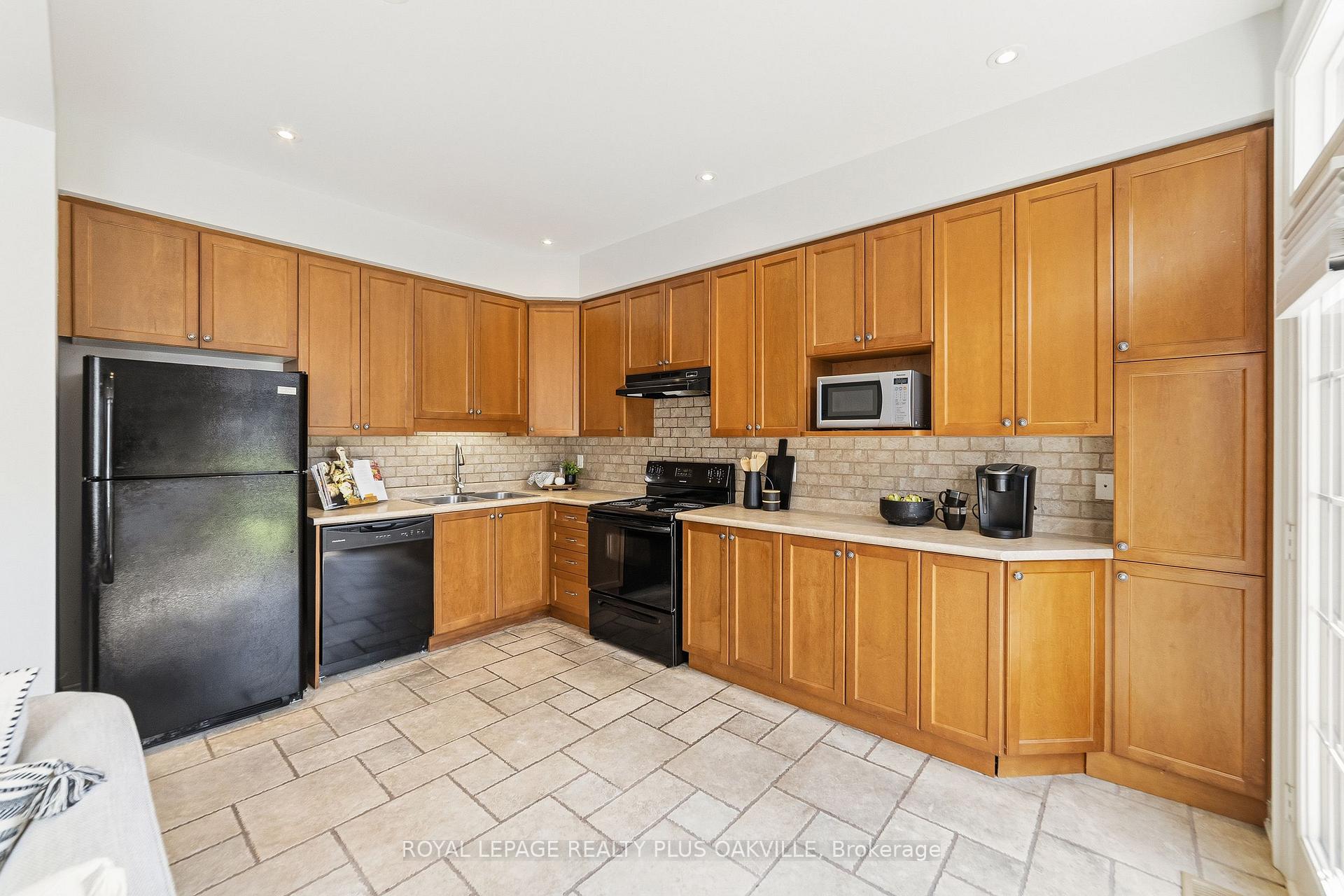 Photo 13 of Unit 24, 2282 Orchard Road, Burlington, Orchard — HOMEH