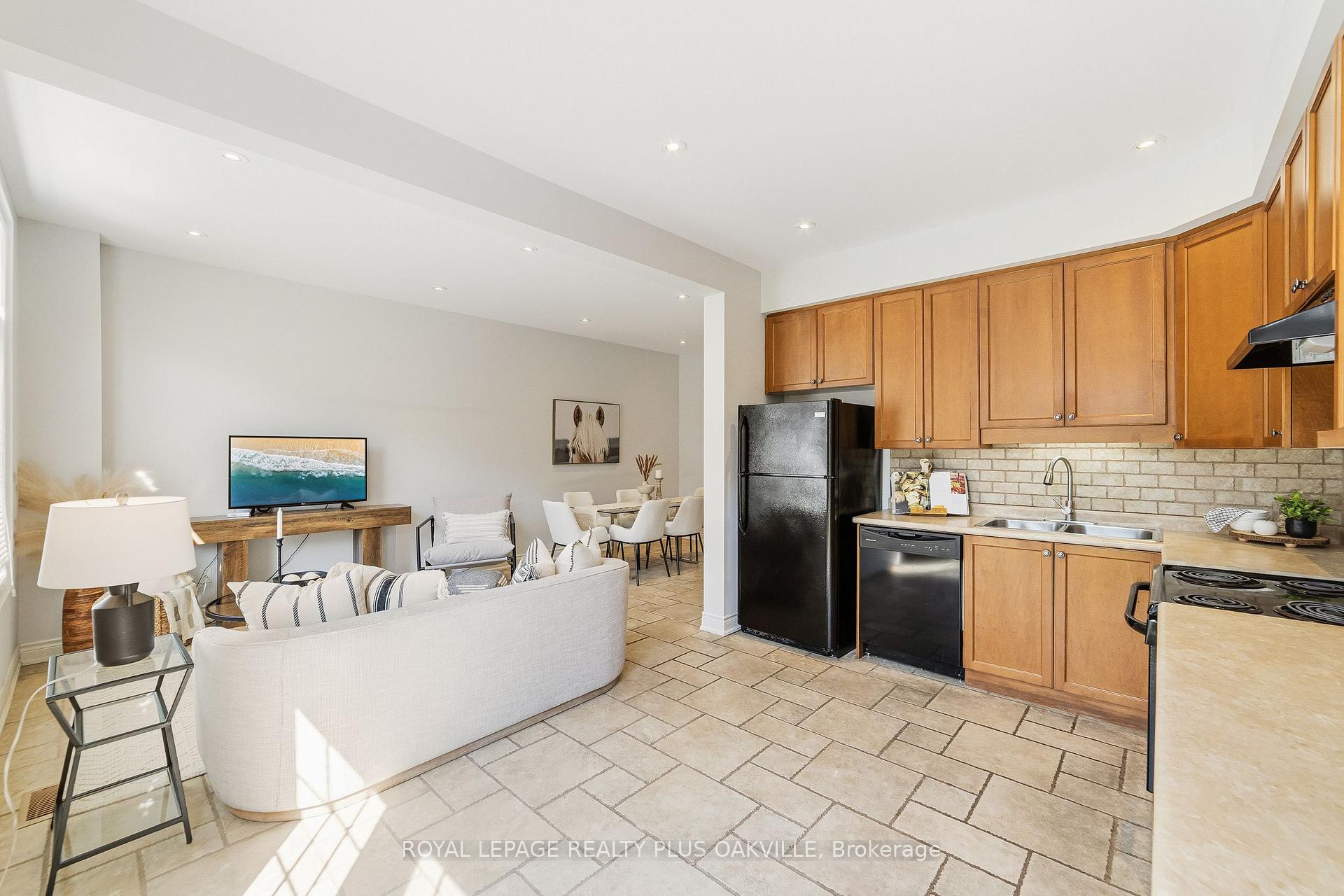 Photo 16 of Unit 24, 2282 Orchard Road, Burlington, Orchard — HOMEH