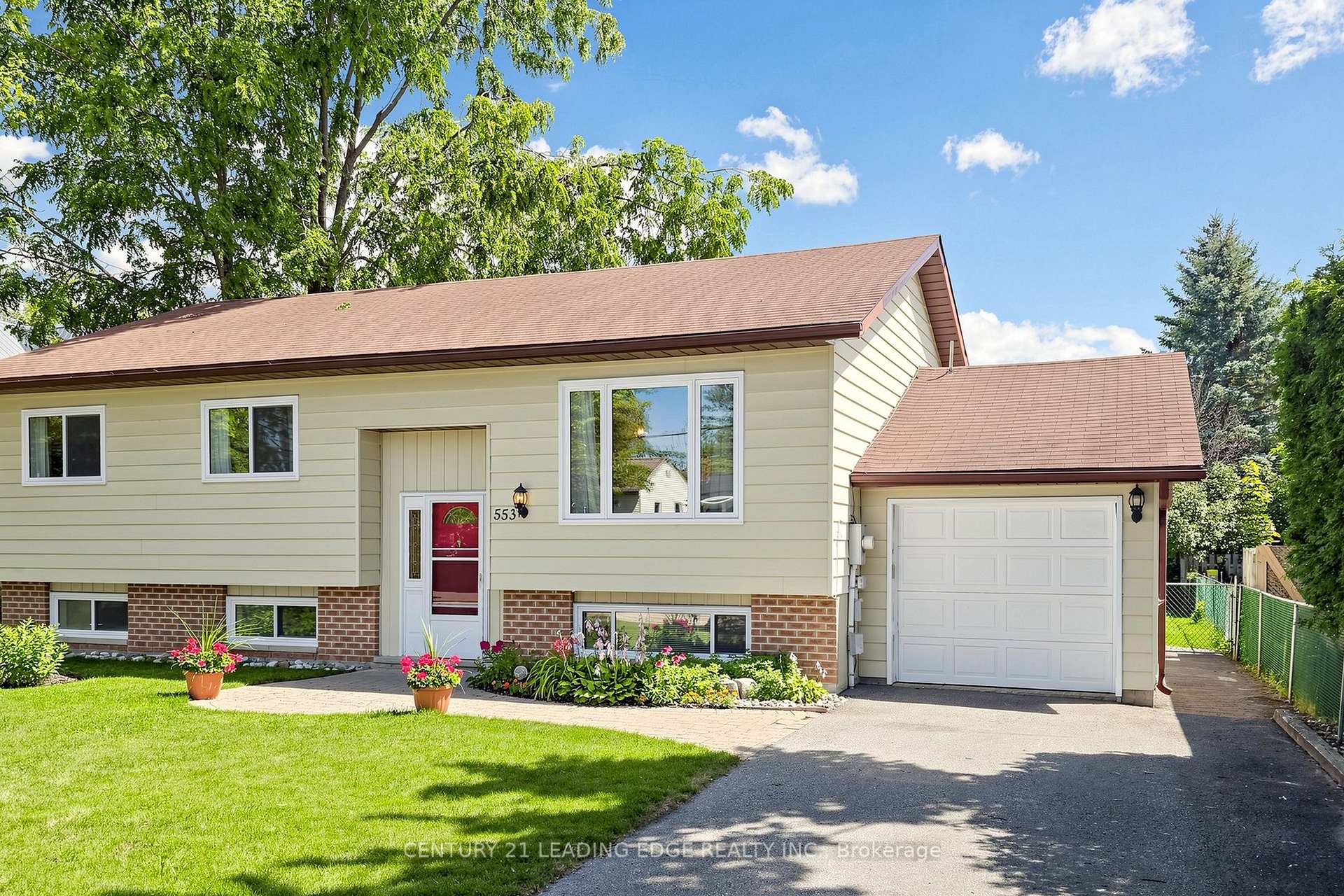 Photo 2 of 553 James Street, Brock, Beaverton — HOMEH
