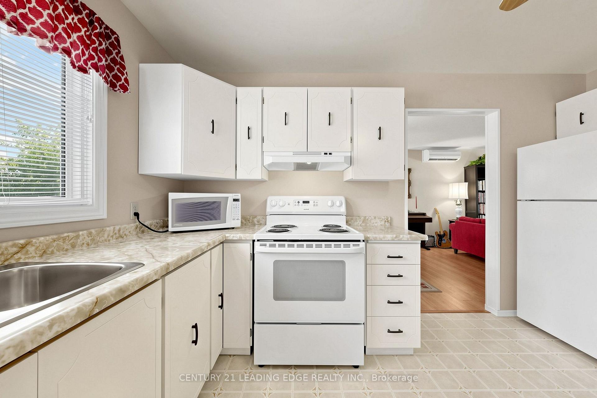 Photo 14 of 553 James Street, Brock, Beaverton — HOMEH