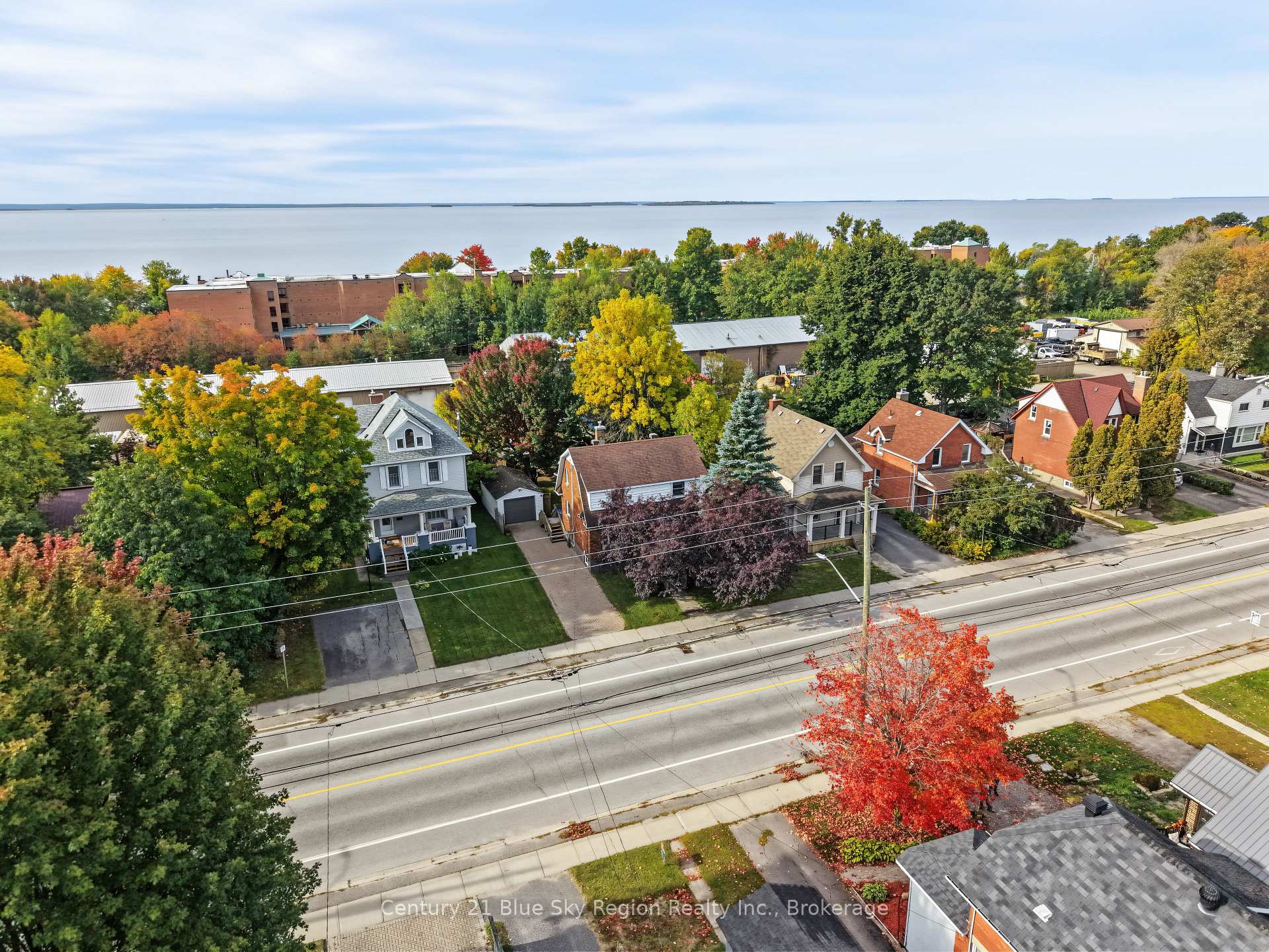 Photo 46 of 941 Main Street W, North Bay, West End — HOMEH
