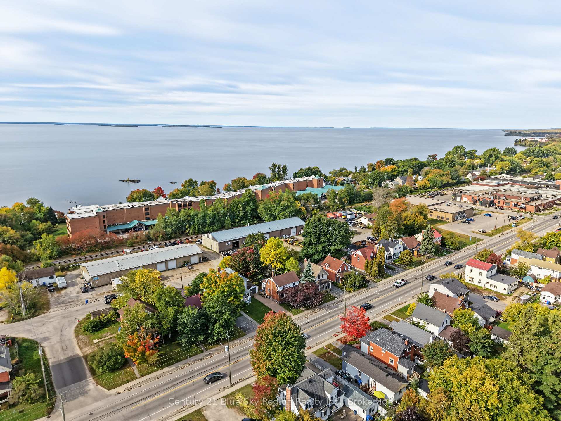 Photo 50 of 941 Main Street W, North Bay, West End — HOMEH