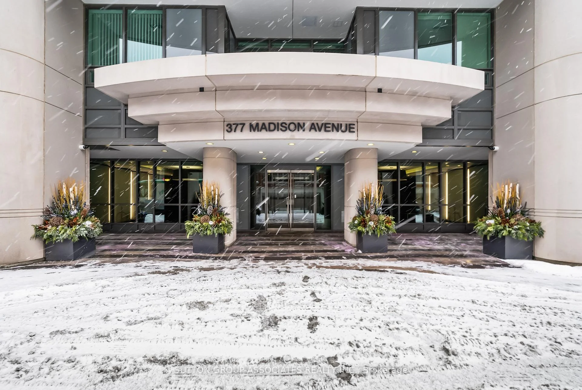 Photo 2 of Unit 502, 377 Madison Avenue, Toronto, Casa Loma — HOMEH