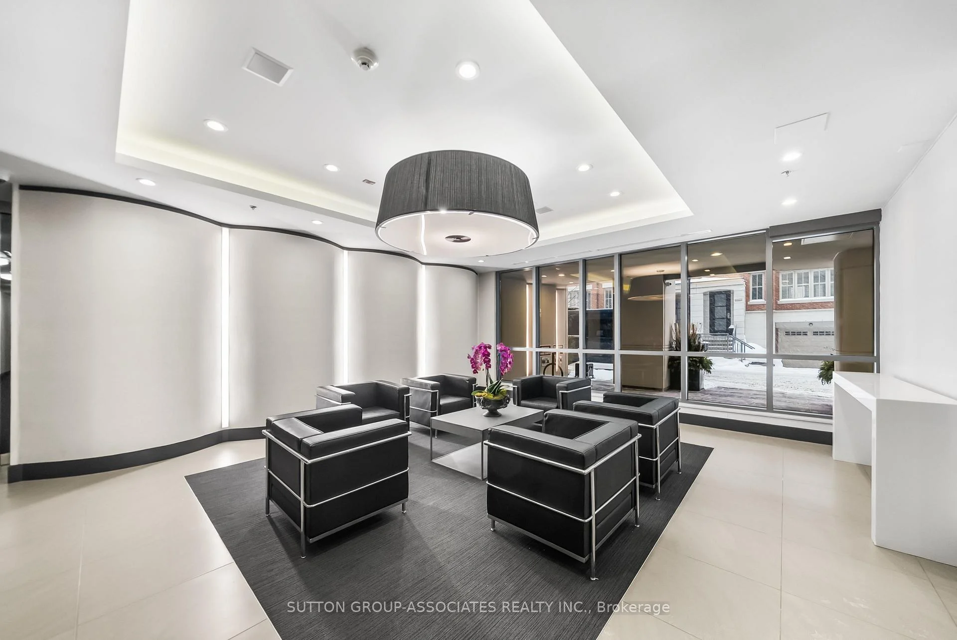 Photo 3 of Unit 502, 377 Madison Avenue, Toronto, Casa Loma — HOMEH