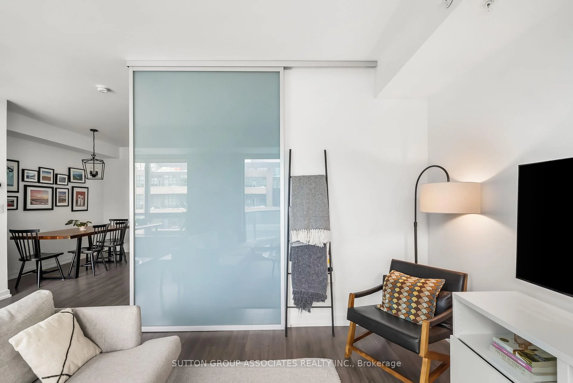 Photo 10 of Unit 502, 377 Madison Avenue, Toronto, Casa Loma — HOMEH
