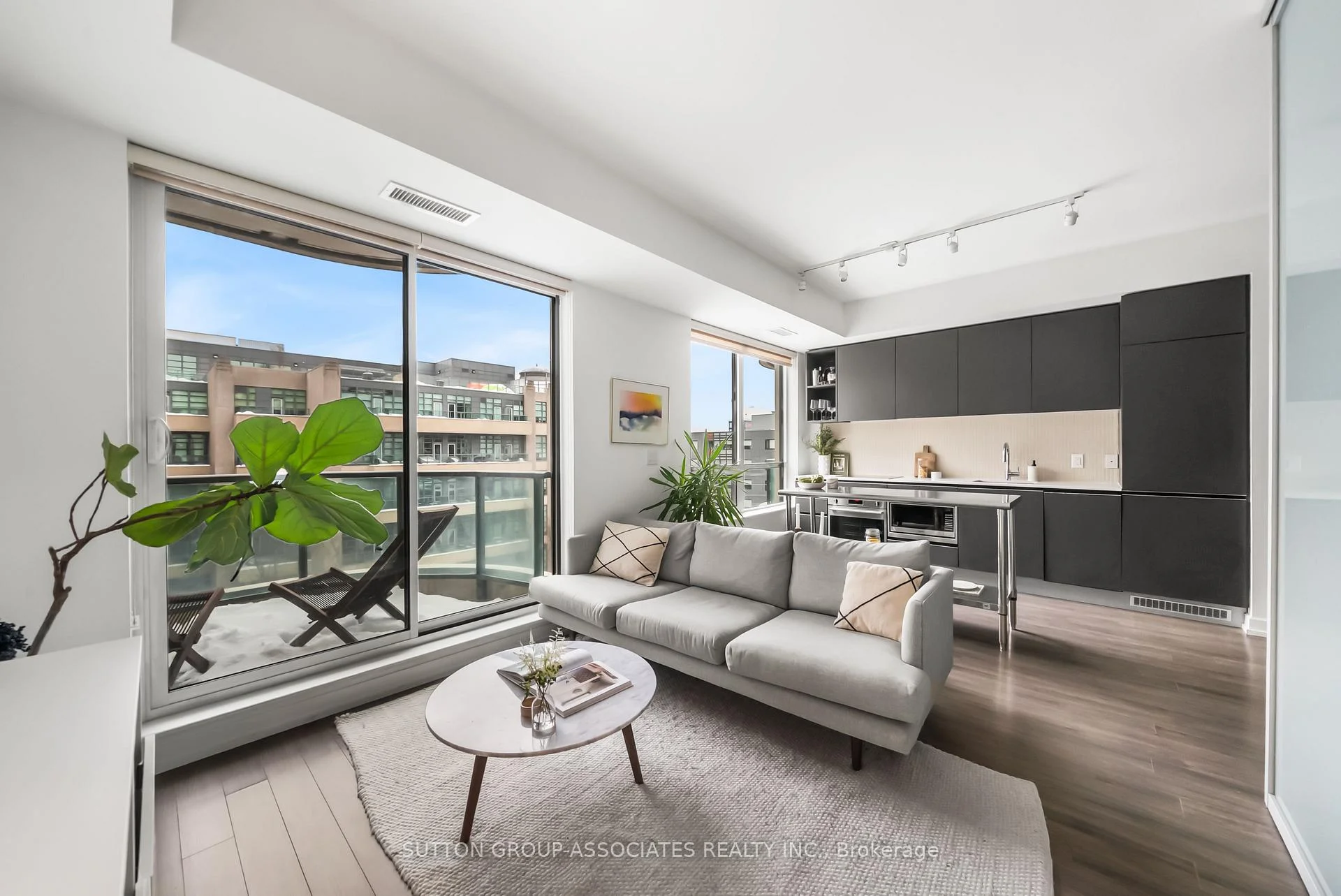 Photo 12 of Unit 502, 377 Madison Avenue, Toronto, Casa Loma — HOMEH