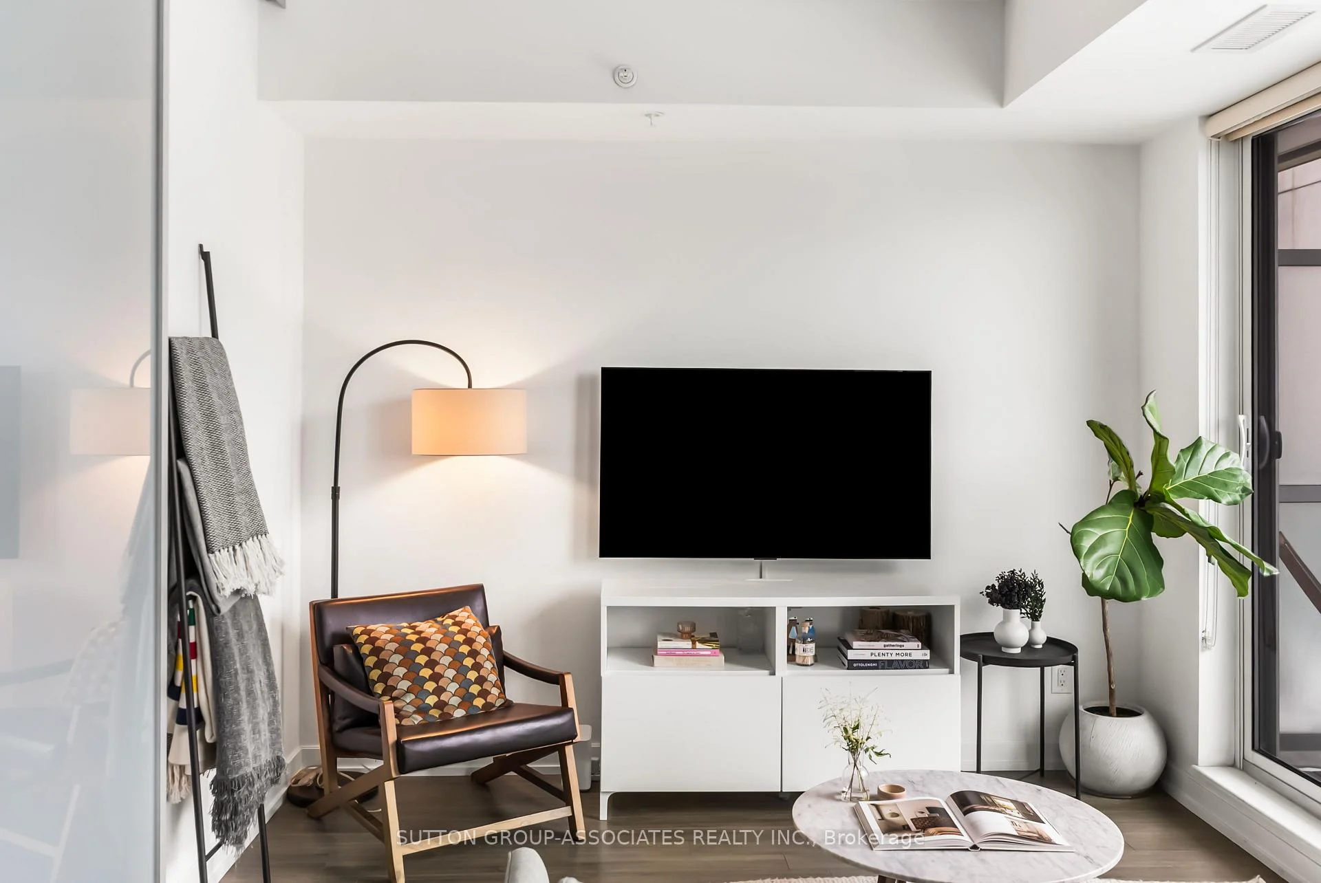 Photo 18 of Unit 502, 377 Madison Avenue, Toronto, Casa Loma — HOMEH