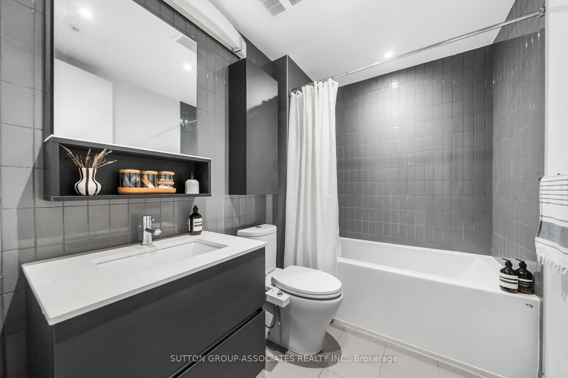 Photo 22 of Unit 502, 377 Madison Avenue, Toronto, Casa Loma — HOMEH