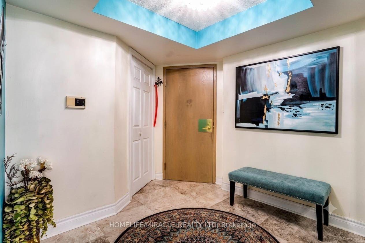 Photo 5 of Unit 802, 3233 Eglinton Avenue E, Scarborough, Scarborough Village — HOMEH
