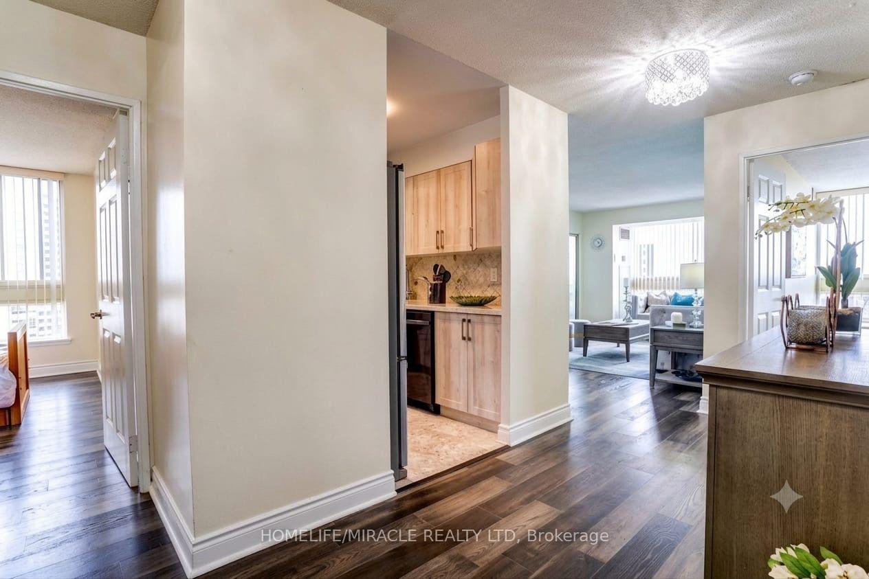 Photo 13 of Unit 802, 3233 Eglinton Avenue E, Scarborough, Scarborough Village — HOMEH