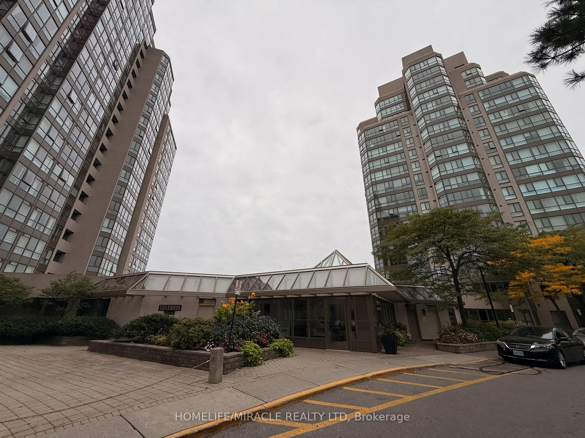 Photo 3 of Unit 802, 3233 Eglinton Avenue E, Scarborough, Scarborough Village — HOMEH